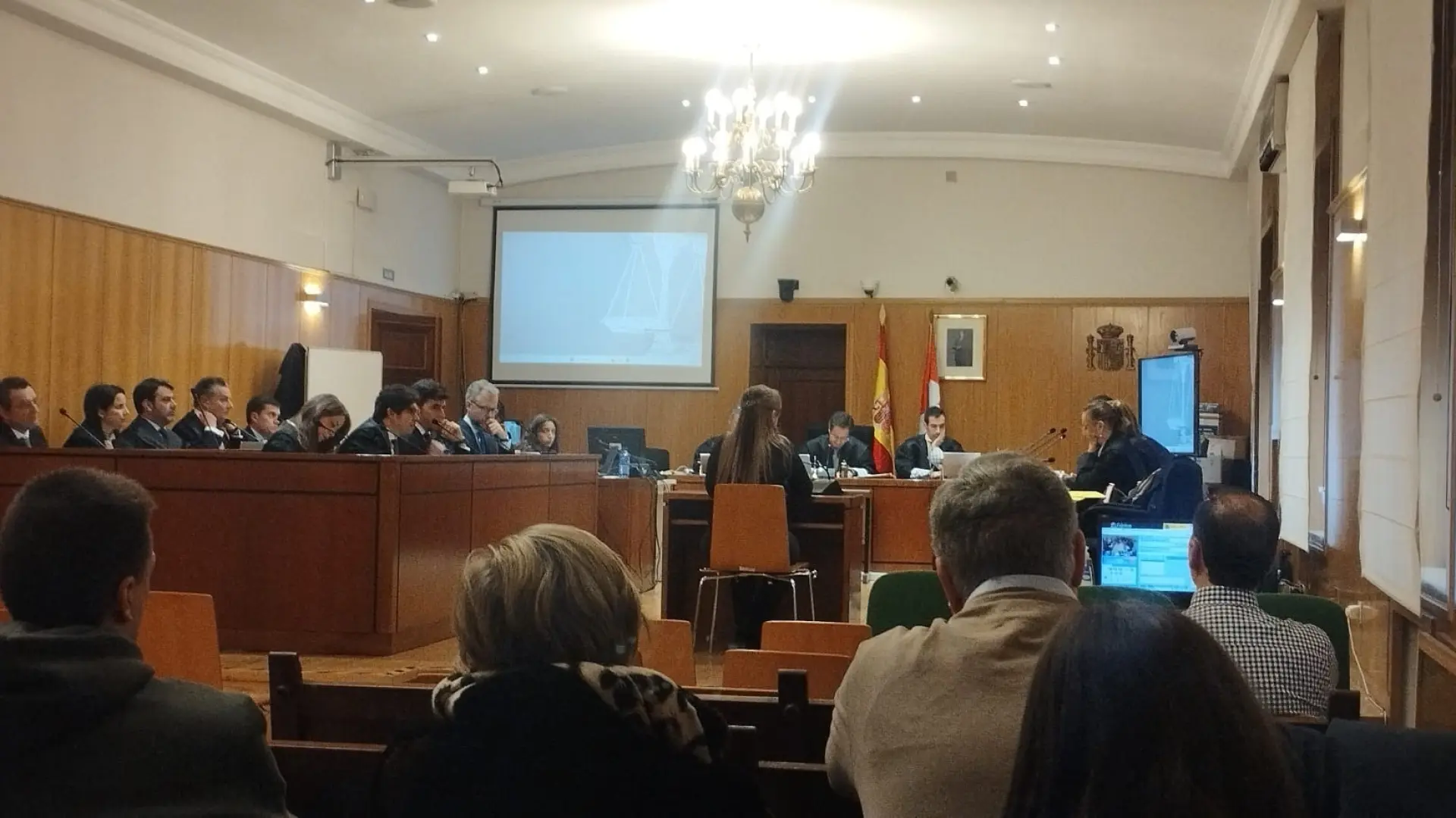 «Me enseñaron una foto de mi bebé tirado en el suelo junto a unos palés», denuncia un perjudicado del ‘caso ataúdes’