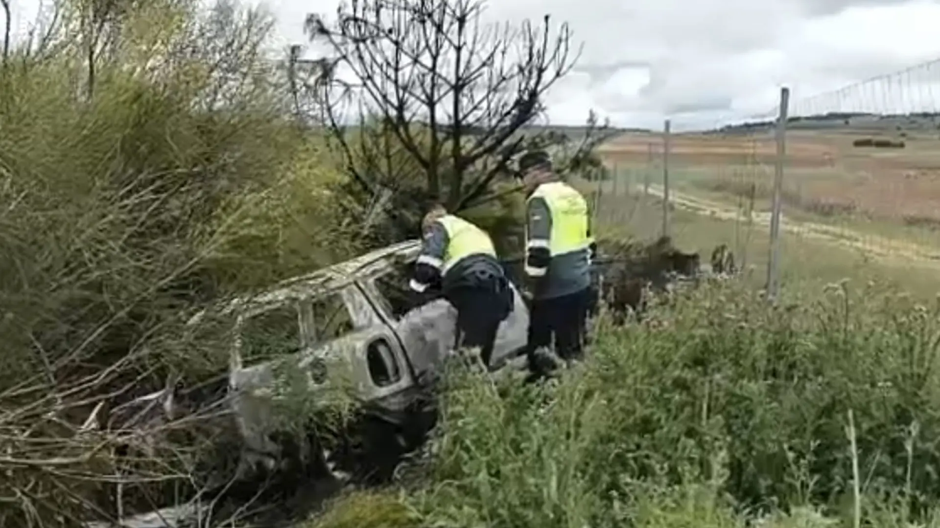 Muere calcinado el conductor de un coche suizo tras salirse de la vía en la A-11 en Zamora