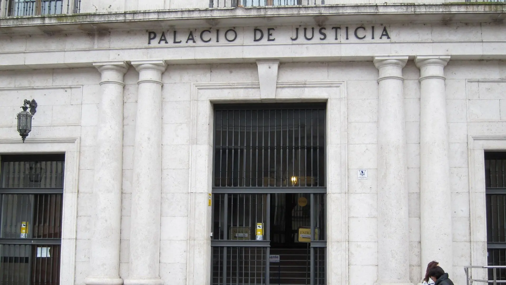 Condenado a más de nueve años de prisión un masajista por agredir sexualmente a una clienta en Valladolid