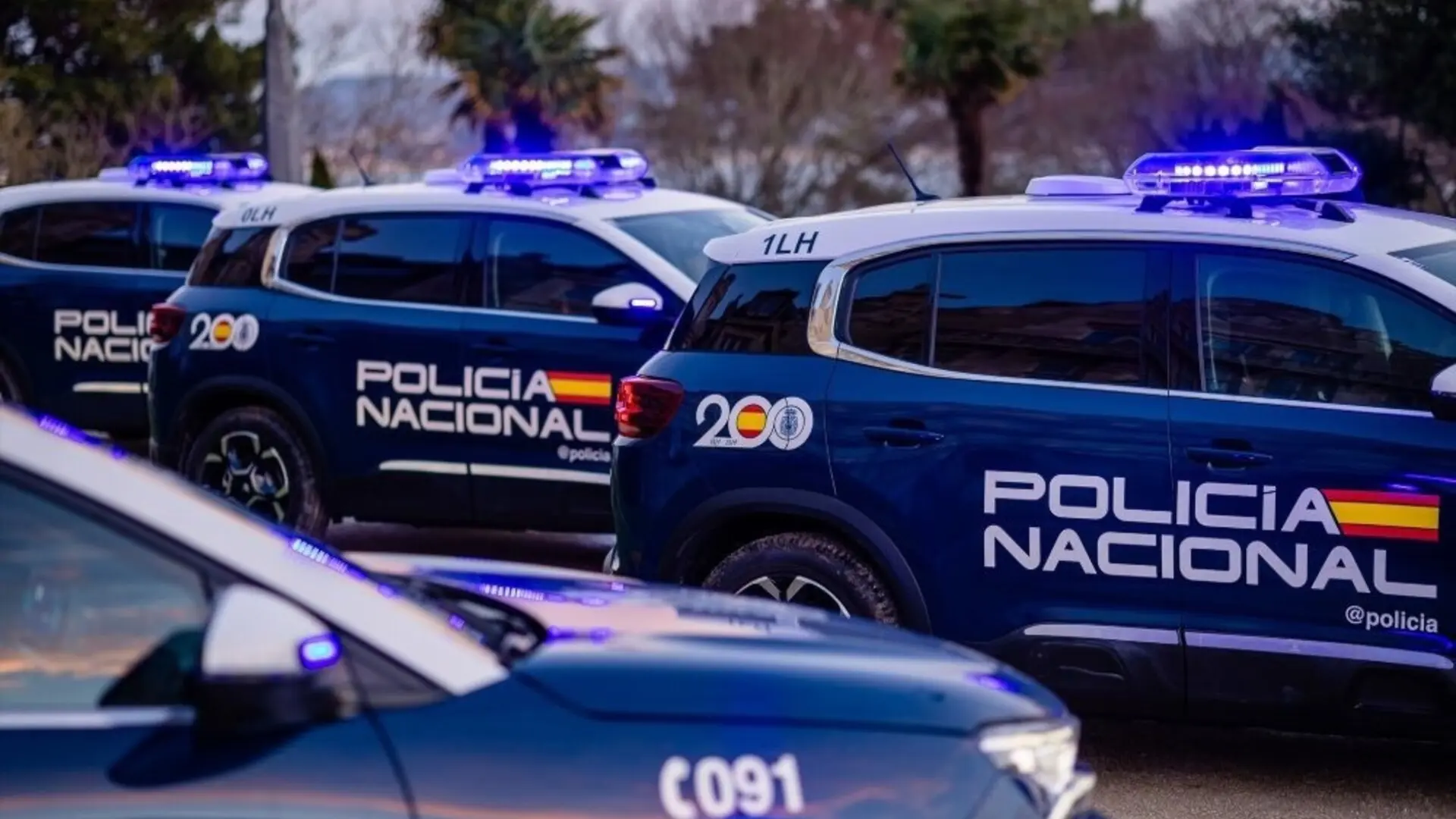 Detenidos un padre y su hijo tras amenazar de muerte a un compañero de piso y arremeter contra varios policías