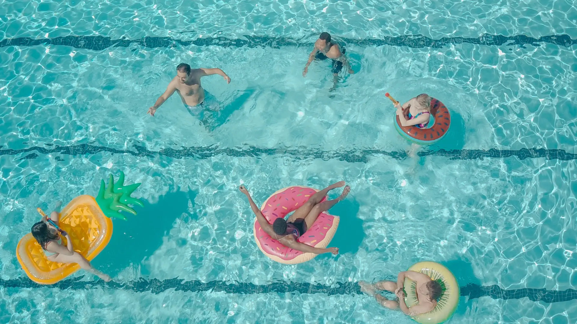 La curiosa oferta de trabajo de un pueblo de Zamora: alquila la piscina y el bar durante dos veranos por 40 euros