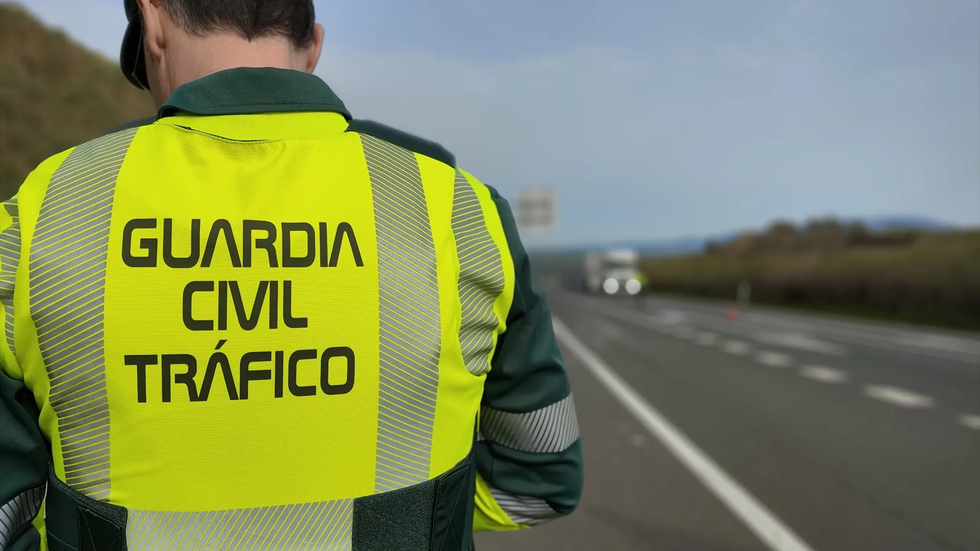 Un muerto y un herido en la colisión frontal de dos camiones en la N-601 en La Mudarra