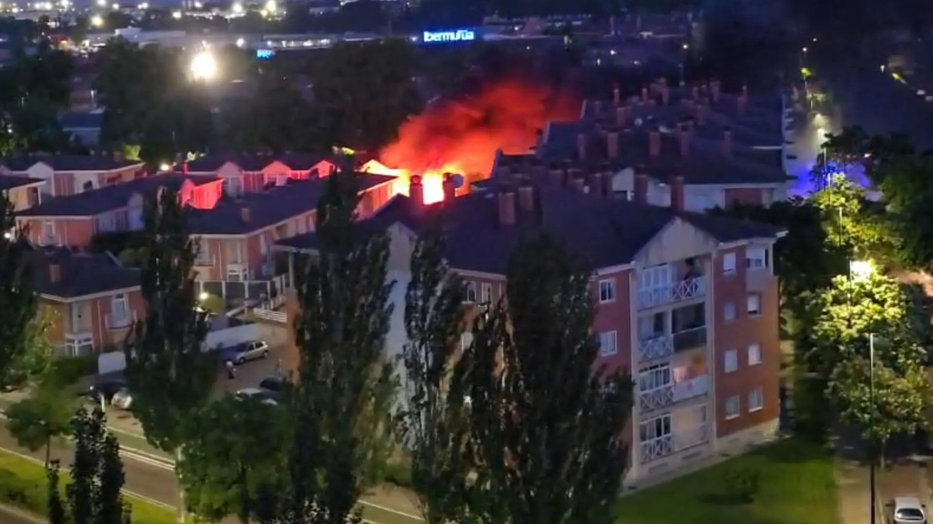 Extinguido el incendio originado en una vivienda en el barrio de Parque Alameda de Valladolid