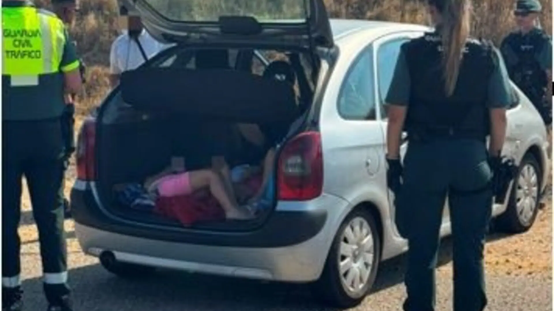 Denuncian a un hombre en Valladolid por llevar a dos menores en el maletero del coche