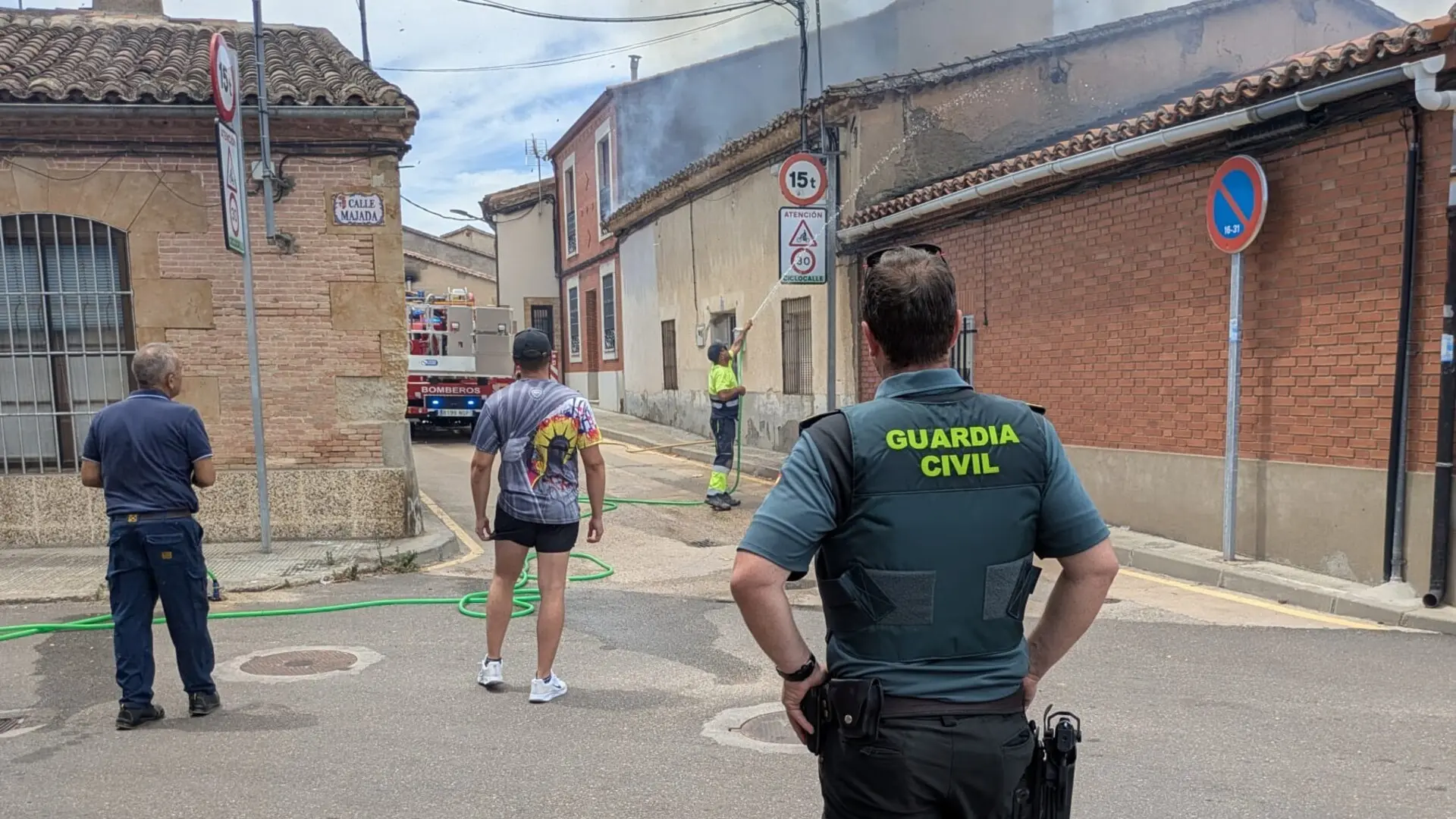 La Guardia Civil encuentra un cuerpo sin vida en el incendio de una vivienda en Moraleja del Vino