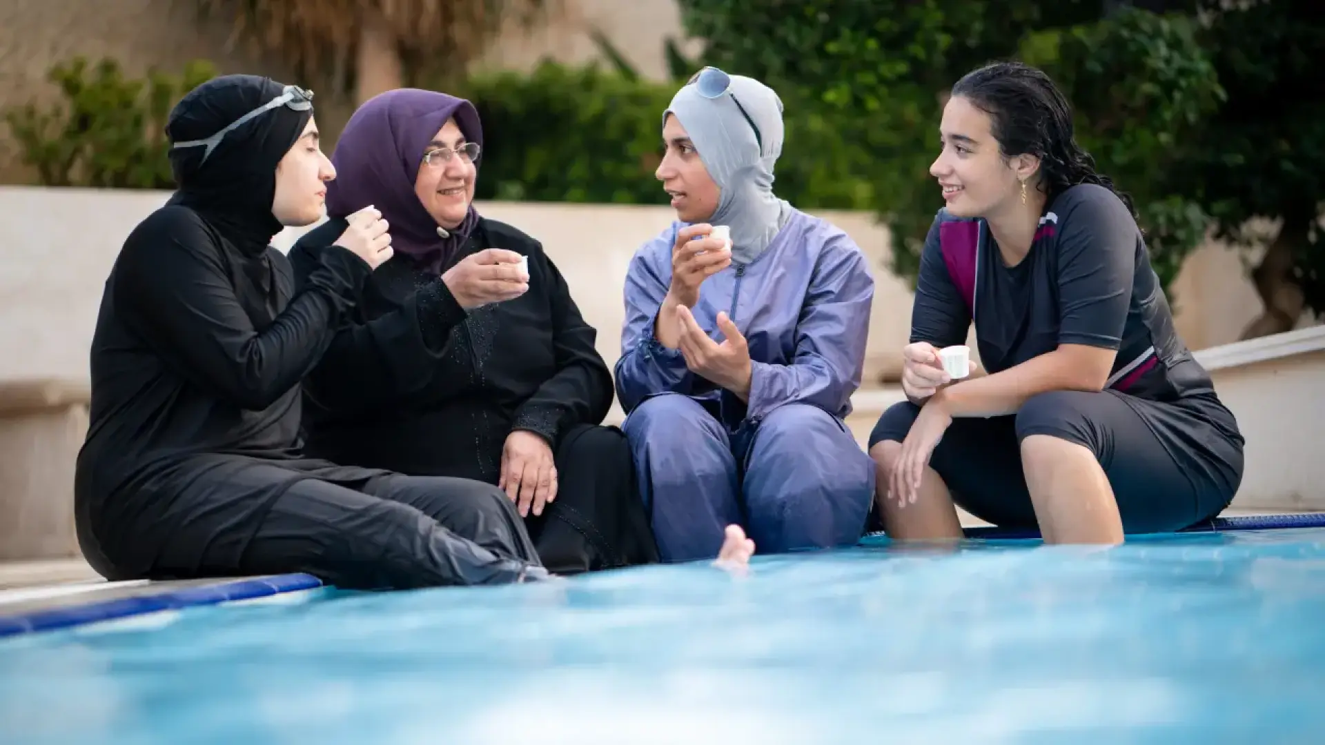Expulsan a tres mujeres de las piscinas de Burgos por bañarse con burkini