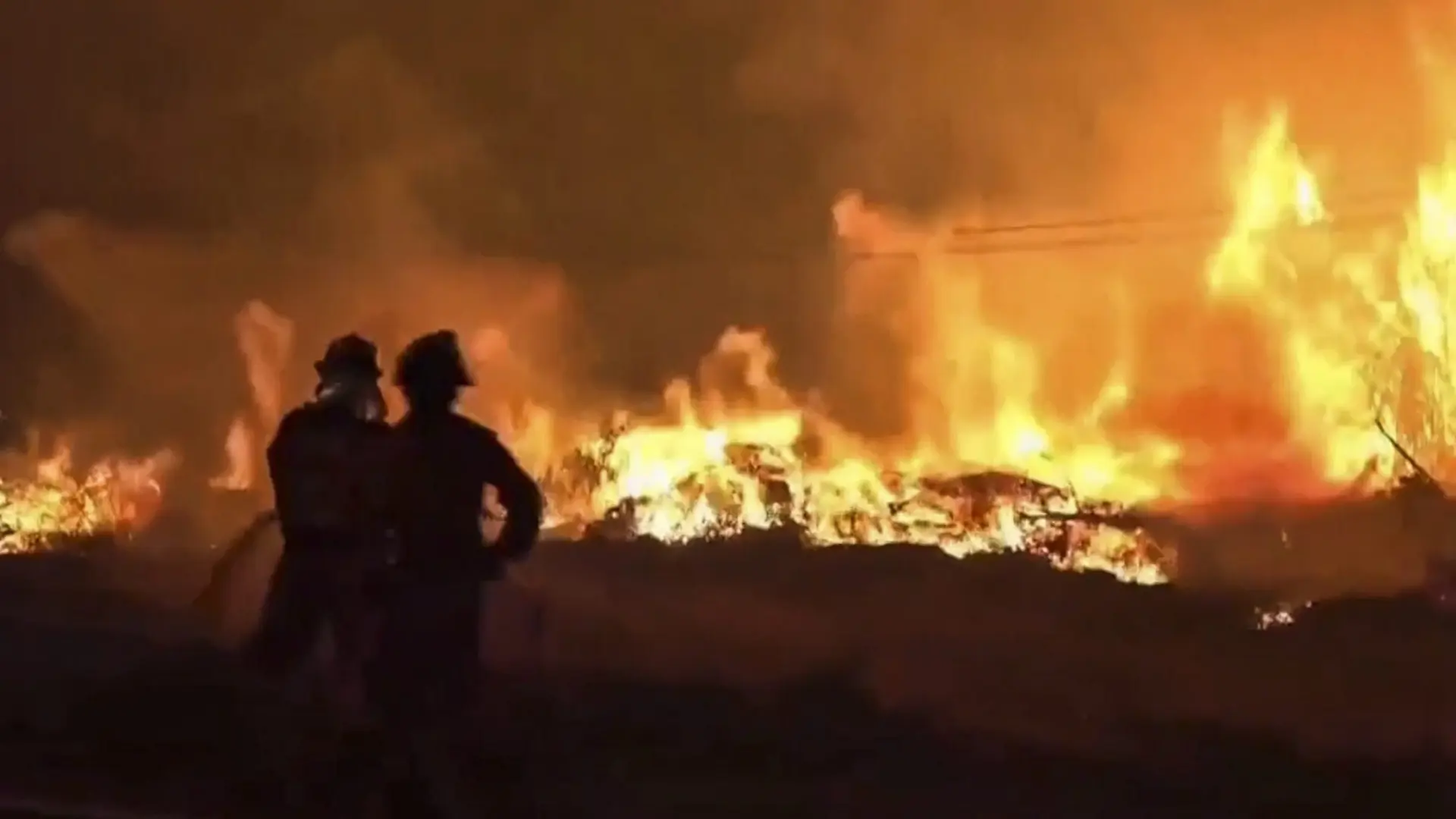 El peor incendio de la historia de España sigue sin control en Ávila tras arrasar 55.000 hectáreas