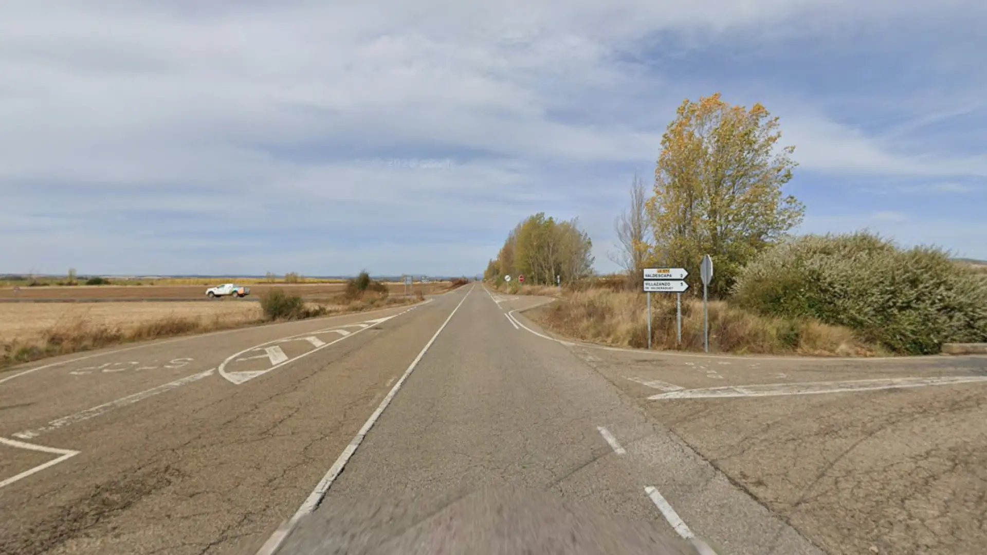 Un muerto y dos heridos en una colisión entre dos coches en Villaselán (León)
