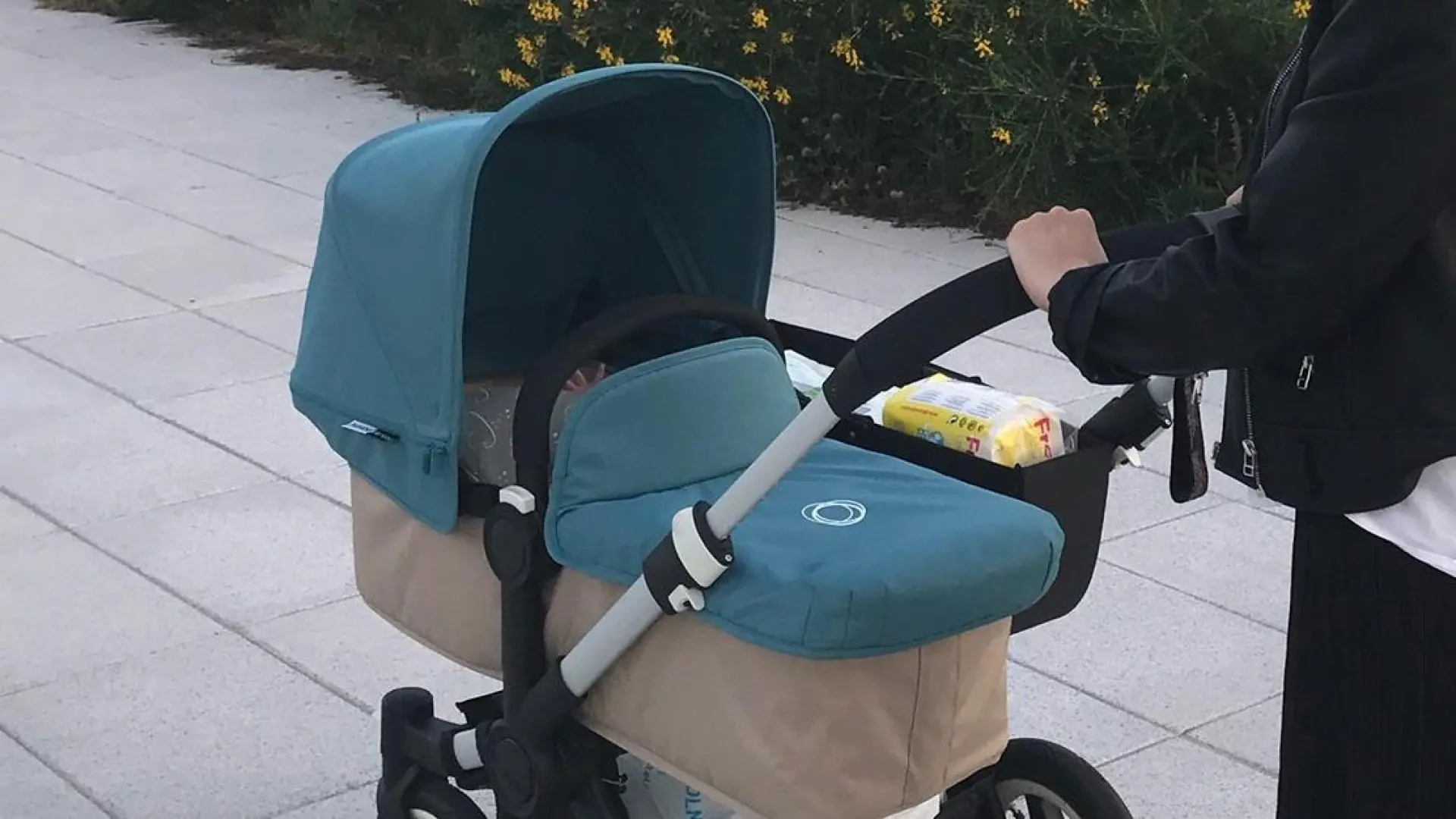 Herida una bebé tras ser arrollado su carrito por un coche en Salamanca