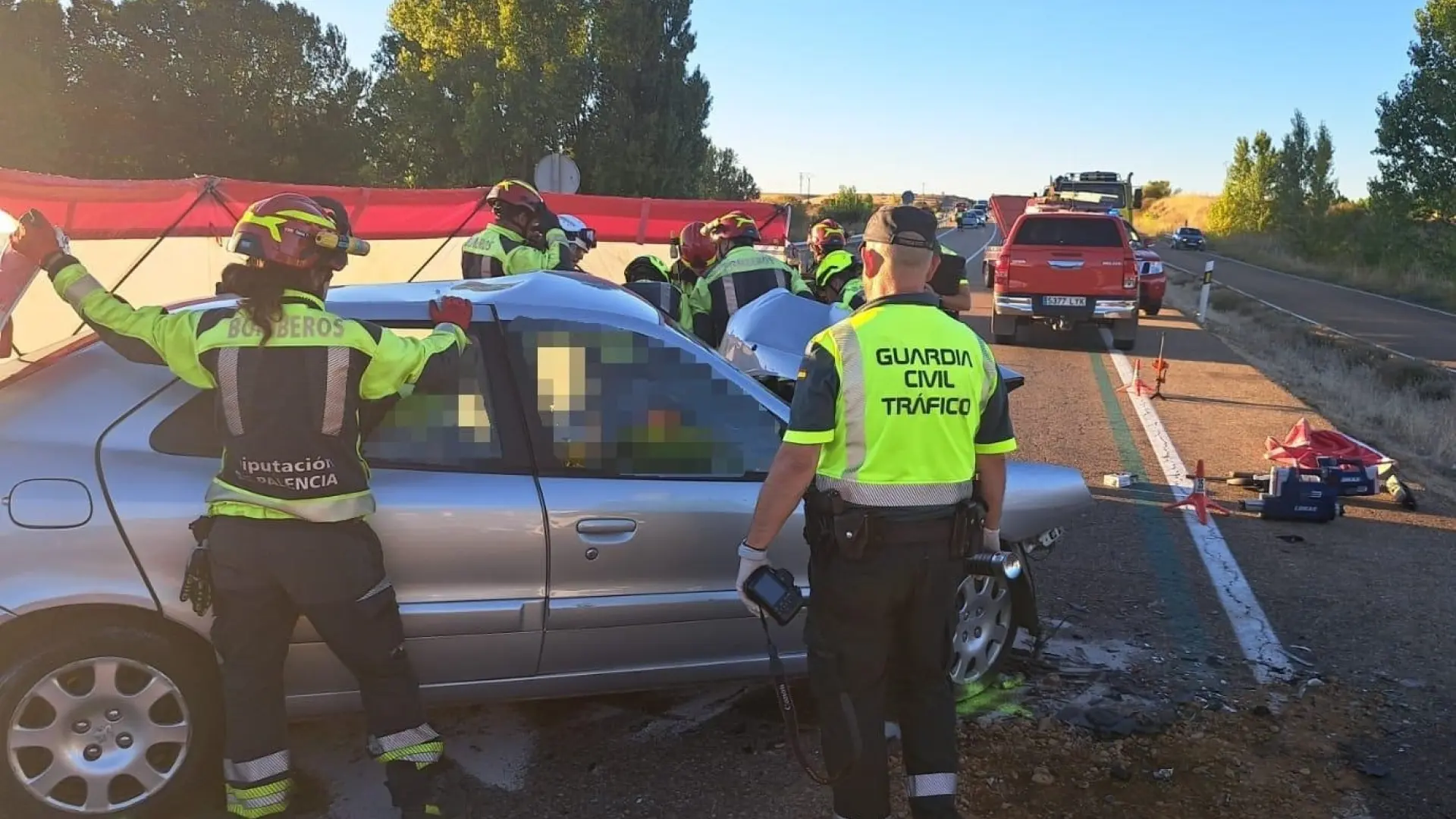 Muere un cura de avanzada edad en un choque frontal en la CL-615 en Palencia